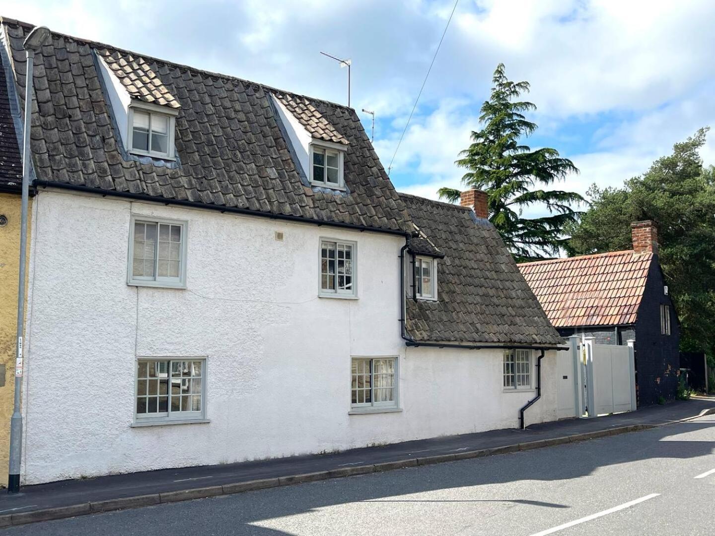 Elegant Oak Beamed House In Pretty Village - Cambridge Homehost Buckden  Exterior photo