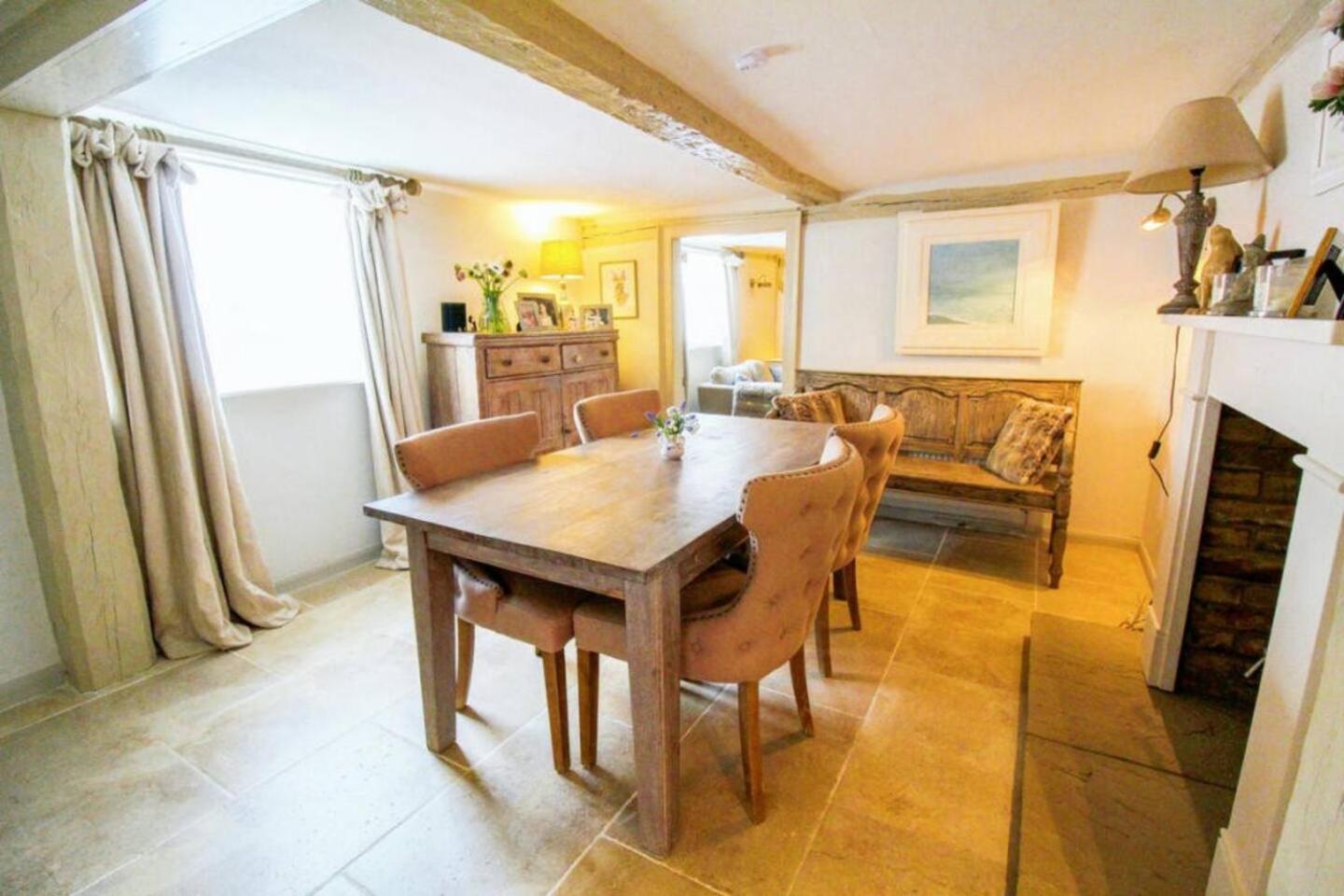 Elegant Oak Beamed House In Pretty Village - Cambridge Homehost Buckden  Exterior photo